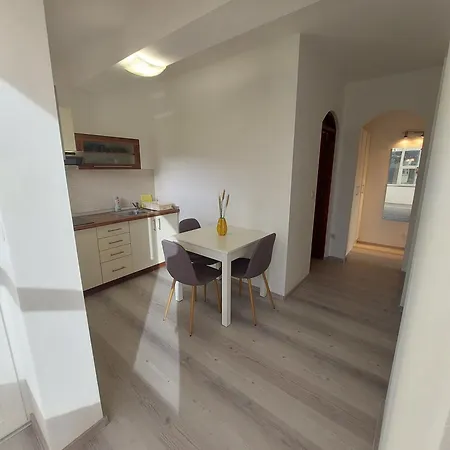 Gemuetliche Erdgeschossferienwohnung Mit Balkon *